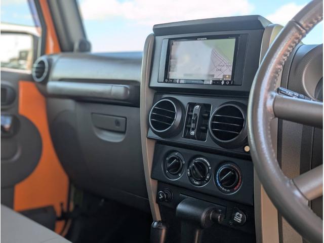 ジープ・ラングラーアンリミテッド スポーツ　色替全塗装オレンジ　ＲｏｕｇｈＣｏｕｎｔｒｙ　４ｉｎリフトキット　ＴＲＣフェンダー　ＳＭＩＴＴＹＢＩＬＴ　ＸＲＣバンパー　ＦＵＥＬ　ＣＯＶＥＲＴ２０ｉｎ　ＮＩＴＴＯトレイルグラップラー３７ｘ１２．５０（50枚目）