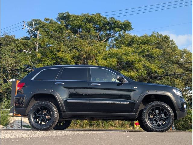 ジープ・グランドチェロキー リミテッド 4x4 新品☆NITTOリッジグラップラー☆4本 エアサスペンション WL専用18インチグロスブラックホイール パワーリアゲート シート&ステアリングヒーター オートヘッドライト コーナーセンサー(19枚目)