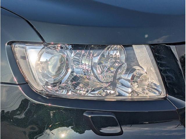 ジープ・グランドチェロキー リミテッド 4x4 新品☆NITTOリッジグラップラー☆4本 エアサスペンション WL専用18インチグロスブラックホイール パワーリアゲート シート&ステアリングヒーター オートヘッドライト コーナーセンサー(26枚目)