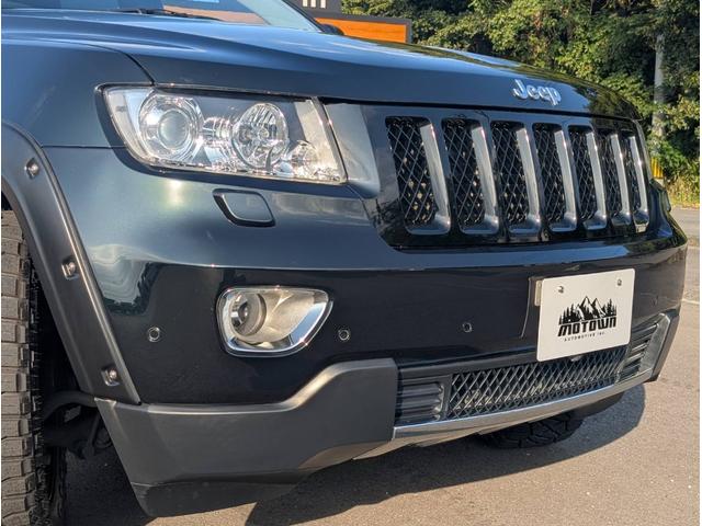 ジープ・グランドチェロキー リミテッド 4x4 新品☆NITTOリッジグラップラー☆4本 エアサスペンション WL専用18インチグロスブラックホイール パワーリアゲート シート&ステアリングヒーター オートヘッドライト コーナーセンサー(27枚目)
