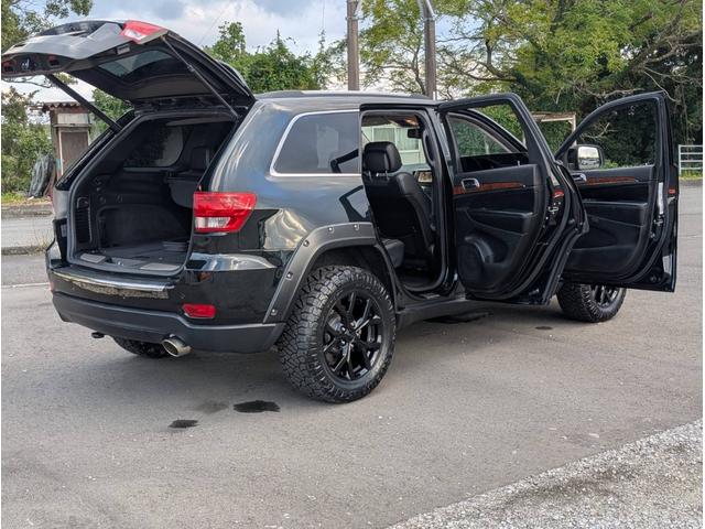 ジープ・グランドチェロキー リミテッド 4x4 新品☆NITTOリッジグラップラー☆4本 エアサスペンション WL専用18インチグロスブラックホイール パワーリアゲート シート&ステアリングヒーター オートヘッドライト コーナーセンサー(28枚目)