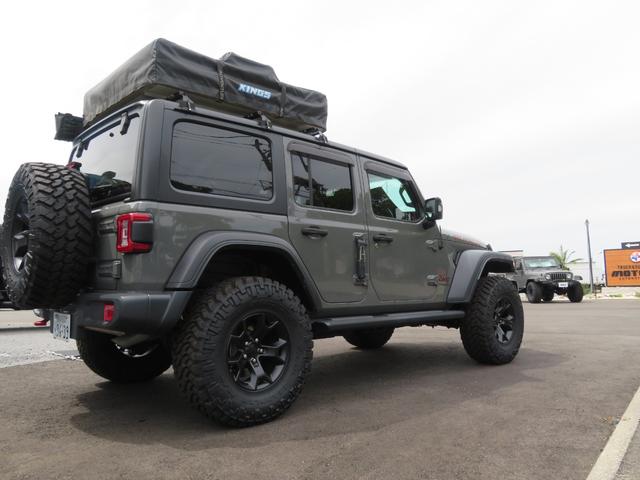 ジープ・グランドチェロキー リミテッド 4x4 新品☆NITTOリッジグラップラー☆4本 エアサスペンション WL専用18インチグロスブラックホイール パワーリアゲート シート&ステアリングヒーター オートヘッドライト コーナーセンサー(29枚目)