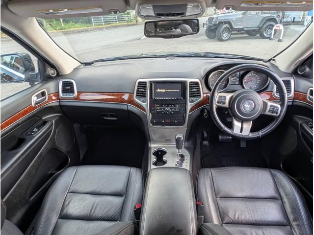 ジープ・グランドチェロキー リミテッド 4x4 新品☆NITTOリッジグラップラー☆4本 エアサスペンション WL専用18インチグロスブラックホイール パワーリアゲート シート&ステアリングヒーター オートヘッドライト コーナーセンサー(34枚目)