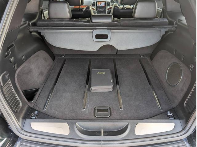 ジープ・グランドチェロキー リミテッド 4x4 新品☆NITTOリッジグラップラー☆4本 エアサスペンション WL専用18インチグロスブラックホイール パワーリアゲート シート&ステアリングヒーター オートヘッドライト コーナーセンサー(41枚目)