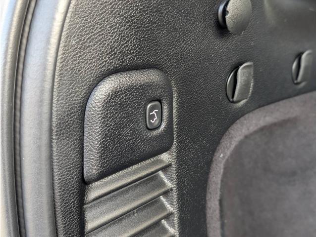 ジープ・グランドチェロキー リミテッド 4x4 新品☆NITTOリッジグラップラー☆4本 エアサスペンション WL専用18インチグロスブラックホイール パワーリアゲート シート&ステアリングヒーター オートヘッドライト コーナーセンサー(43枚目)