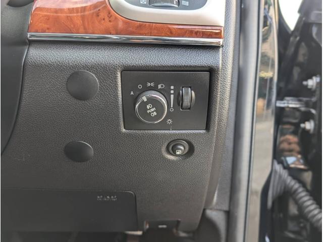 ジープ・グランドチェロキー リミテッド 4x4 新品☆NITTOリッジグラップラー☆4本 エアサスペンション WL専用18インチグロスブラックホイール パワーリアゲート シート&ステアリングヒーター オートヘッドライト コーナーセンサー(48枚目)