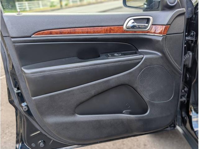 ジープ・グランドチェロキー リミテッド 4x4 新品☆NITTOリッジグラップラー☆4本 エアサスペンション WL専用18インチグロスブラックホイール パワーリアゲート シート&ステアリングヒーター オートヘッドライト コーナーセンサー(57枚目)