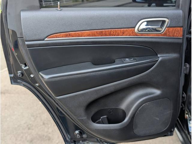 ジープ・グランドチェロキー リミテッド 4x4 新品☆NITTOリッジグラップラー☆4本 エアサスペンション WL専用18インチグロスブラックホイール パワーリアゲート シート&ステアリングヒーター オートヘッドライト コーナーセンサー(59枚目)