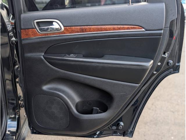 ジープ・グランドチェロキー リミテッド 4x4 新品☆NITTOリッジグラップラー☆4本 エアサスペンション WL専用18インチグロスブラックホイール パワーリアゲート シート&ステアリングヒーター オートヘッドライト コーナーセンサー(62枚目)