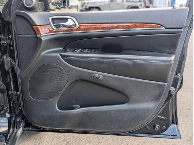 ジープ・グランドチェロキー リミテッド 4x4 新品☆NITTOリッジグラップラー☆4本 エアサスペンション WL専用18インチグロスブラックホイール パワーリアゲート シート&ステアリングヒーター オートヘッドライト コーナーセンサー(64枚目)