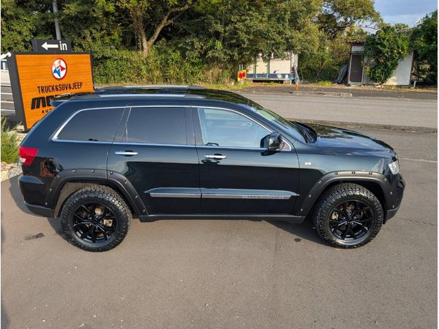 ジープ・グランドチェロキー リミテッド 4x4 新品☆NITTOリッジグラップラー☆4本 エアサスペンション WL専用18インチグロスブラックホイール パワーリアゲート シート&ステアリングヒーター オートヘッドライト コーナーセンサー(79枚目)