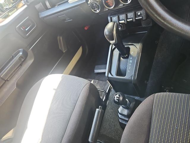 ジムニー ＸＬ　４ＷＤ　バックカメラ　レーンアシスト　ＴＶ　スマートキー　電動格納ミラー　シートヒーター　ＡＴ　盗難防止システム　衝突安全ボディ　ＣＤ　Ｂｌｕｅｔｏｏｔｈ　フルフラット　ＡＢＳ　ＥＳＣ　エアコン（7枚目）