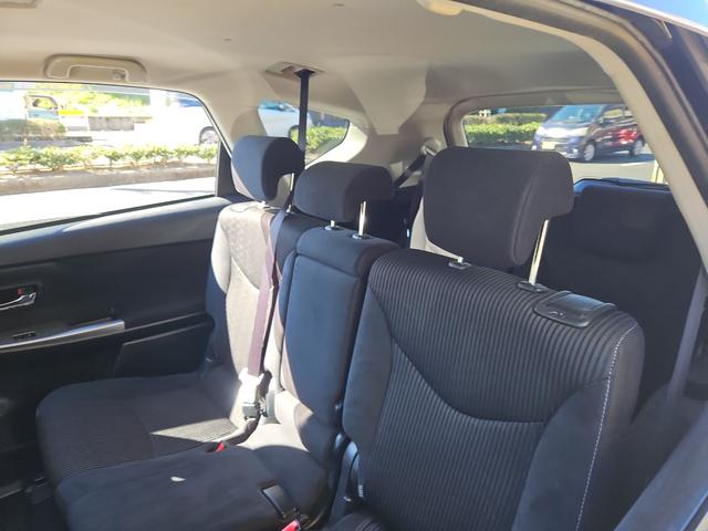 プリウスアルファ Ｓ　ＥＴＣ　アルミホイール　後席モニター　スマートキー　３列シート　ＣＶＴ　盗難防止システム　衝突安全ボディ　ＡＢＳ　ＥＳＣ　エアコン　パワーステアリング　パワーウィンドウ　運転席エアバッグ（10枚目）