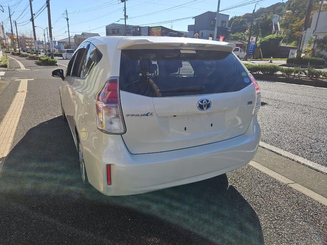 プリウスアルファ Ｓ　ＥＴＣ　アルミホイール　後席モニター　スマートキー　３列シート　ＣＶＴ　盗難防止システム　衝突安全ボディ　ＡＢＳ　ＥＳＣ　エアコン　パワーステアリング　パワーウィンドウ　運転席エアバッグ（15枚目）