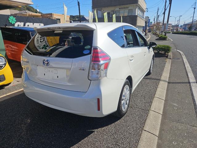 プリウスアルファ Ｓ　ＥＴＣ　アルミホイール　後席モニター　スマートキー　３列シート　ＣＶＴ　盗難防止システム　衝突安全ボディ　ＡＢＳ　ＥＳＣ　エアコン　パワーステアリング　パワーウィンドウ　運転席エアバッグ（18枚目）