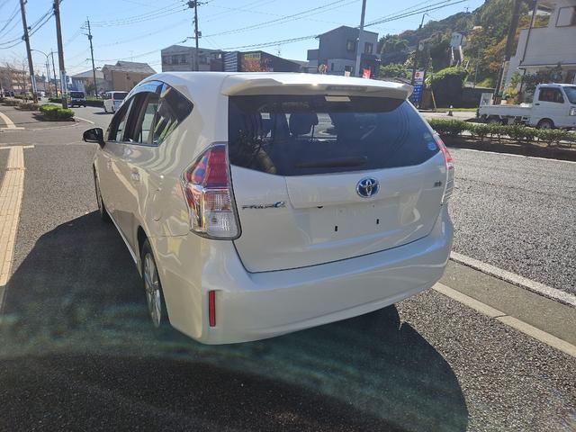 プリウスアルファ Ｓ　ＥＴＣ　アルミホイール　後席モニター　スマートキー　３列シート　ＣＶＴ　盗難防止システム　衝突安全ボディ　ＡＢＳ　ＥＳＣ　エアコン　パワーステアリング　パワーウィンドウ　運転席エアバッグ（31枚目）