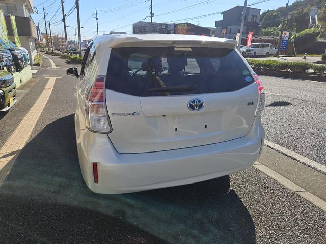 プリウスアルファ Ｓ　ＥＴＣ　アルミホイール　後席モニター　スマートキー　３列シート　ＣＶＴ　盗難防止システム　衝突安全ボディ　ＡＢＳ　ＥＳＣ　エアコン　パワーステアリング　パワーウィンドウ　運転席エアバッグ（32枚目）