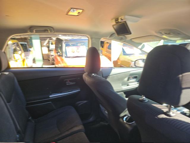 プリウスアルファ Ｓ　ＥＴＣ　アルミホイール　後席モニター　スマートキー　３列シート　ＣＶＴ　盗難防止システム　衝突安全ボディ　ＡＢＳ　ＥＳＣ　エアコン　パワーステアリング　パワーウィンドウ　運転席エアバッグ（46枚目）