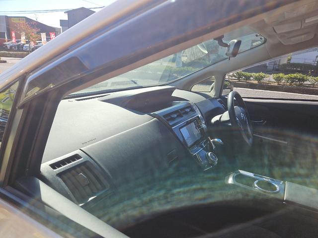 プリウスアルファ Ｓ　ＥＴＣ　アルミホイール　後席モニター　スマートキー　３列シート　ＣＶＴ　盗難防止システム　衝突安全ボディ　ＡＢＳ　ＥＳＣ　エアコン　パワーステアリング　パワーウィンドウ　運転席エアバッグ（49枚目）