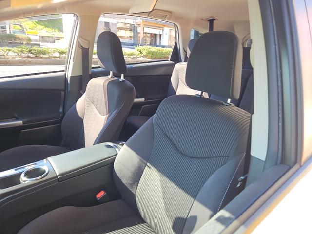 プリウスアルファ Ｓ　ＥＴＣ　アルミホイール　後席モニター　スマートキー　３列シート　ＣＶＴ　盗難防止システム　衝突安全ボディ　ＡＢＳ　ＥＳＣ　エアコン　パワーステアリング　パワーウィンドウ　運転席エアバッグ（50枚目）