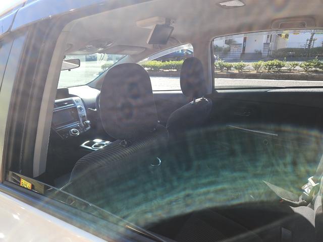 プリウスアルファ Ｓ　ＥＴＣ　アルミホイール　後席モニター　スマートキー　３列シート　ＣＶＴ　盗難防止システム　衝突安全ボディ　ＡＢＳ　ＥＳＣ　エアコン　パワーステアリング　パワーウィンドウ　運転席エアバッグ（52枚目）