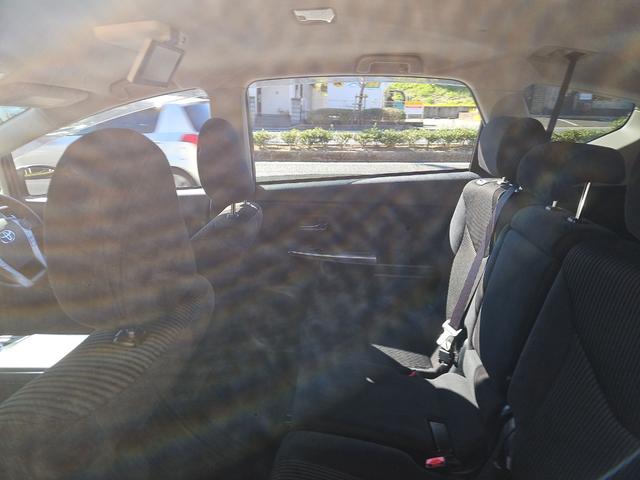 プリウスアルファ Ｓ　ＥＴＣ　アルミホイール　後席モニター　スマートキー　３列シート　ＣＶＴ　盗難防止システム　衝突安全ボディ　ＡＢＳ　ＥＳＣ　エアコン　パワーステアリング　パワーウィンドウ　運転席エアバッグ（53枚目）