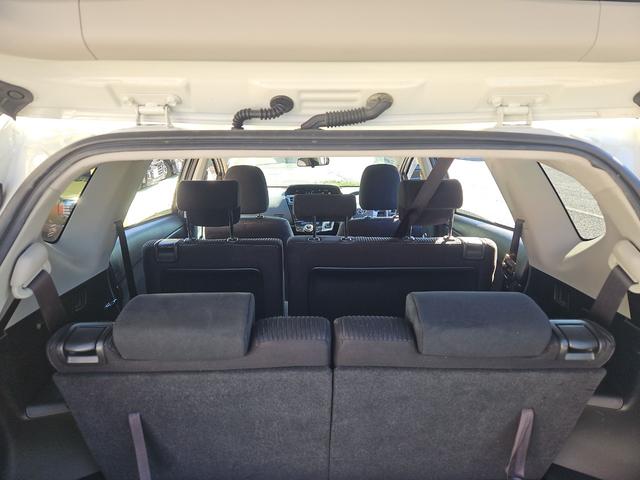 プリウスアルファ Ｓ　ＥＴＣ　アルミホイール　後席モニター　スマートキー　３列シート　ＣＶＴ　盗難防止システム　衝突安全ボディ　ＡＢＳ　ＥＳＣ　エアコン　パワーステアリング　パワーウィンドウ　運転席エアバッグ（55枚目）