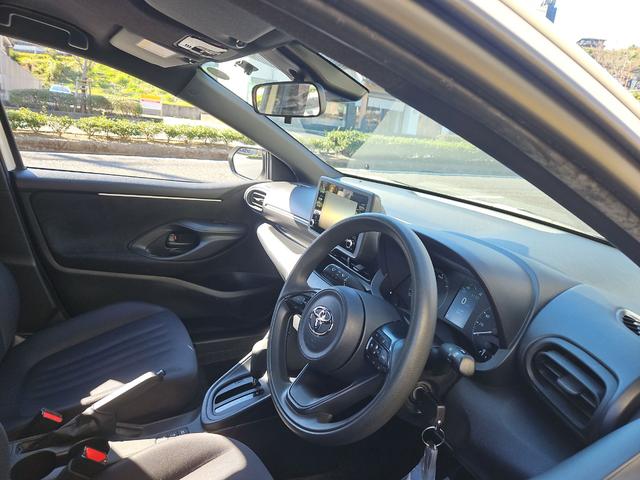 ヤリス ハイブリッドX ETC バックカメラ オートクルーズコントロール レーンアシスト 衝突被害軽減システム オートマチックハイビーム オートライト アイドリングストップ 100V電源 CVT 盗難防止システム(2枚目)