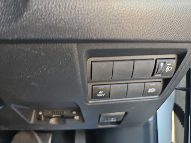 ヤリス ハイブリッドX ETC バックカメラ オートクルーズコントロール レーンアシスト 衝突被害軽減システム オートマチックハイビーム オートライト アイドリングストップ 100V電源 CVT 盗難防止システム(5枚目)