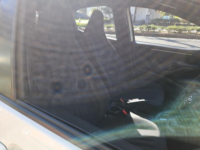 ヤリス ハイブリッドX ETC バックカメラ オートクルーズコントロール レーンアシスト 衝突被害軽減システム オートマチックハイビーム オートライト アイドリングストップ 100V電源 CVT 盗難防止システム(19枚目)