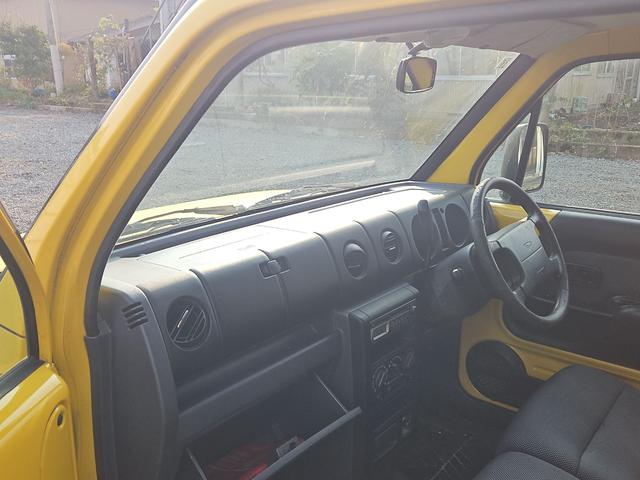 ネイキッド Ｇ　キーレスエントリー　ベンチシート　ＡＴ　ＣＤ　衝突安全ボディ　エアコン　パワーステアリング　パワーウィンドウ（4枚目）