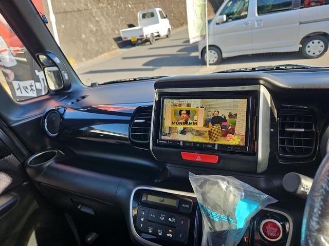 Ｎ－ＢＯＸカスタム Ｇ　バックカメラ　両側スライド・片側電動　ＴＶ　ＨＩＤ　スマートキー　アイドリングストップ　ベンチシート　ＣＶＴ　盗難防止システム　ＡＢＳ　ＥＳＣ　ＵＳＢ　ミュージックプレイヤー接続可　Ｂｌｕｅｔｏｏｔｈ（6枚目）