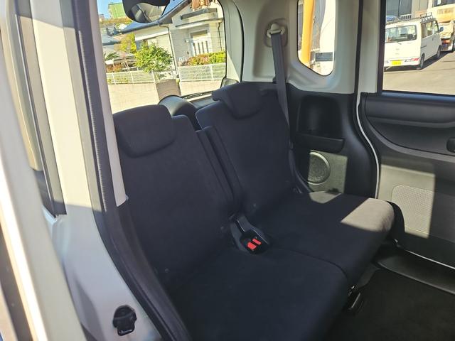 Ｎ－ＢＯＸカスタム Ｇ　バックカメラ　両側スライド・片側電動　ＴＶ　ＨＩＤ　スマートキー　アイドリングストップ　ベンチシート　ＣＶＴ　盗難防止システム　ＡＢＳ　ＥＳＣ　ＵＳＢ　ミュージックプレイヤー接続可　Ｂｌｕｅｔｏｏｔｈ（10枚目）