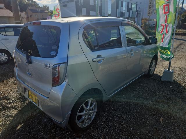 ミライース Ｄ　スマートキー　アイドリングストップ　ＣＶＴ　ＡＢＳ　ＥＳＣ　ＣＤ　ミュージックプレイヤー接続可　アルミホイール　衝突安全ボディ　エアコン　パワーステアリング　パワーウィンドウ　運転席エアバッグ（3枚目）