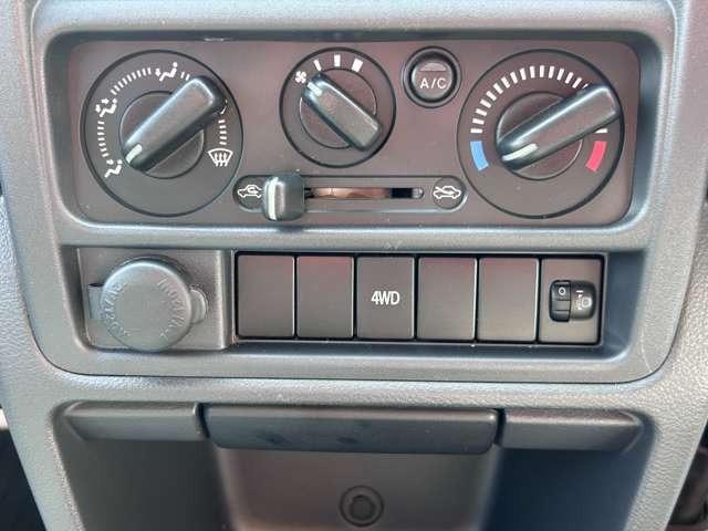 キャリイトラック KCエアコン・パワステ エアコン・パワステ・FM/AMラジオ・4WD車・オートマ車・ABS・三方開・鳥居付(15枚目)