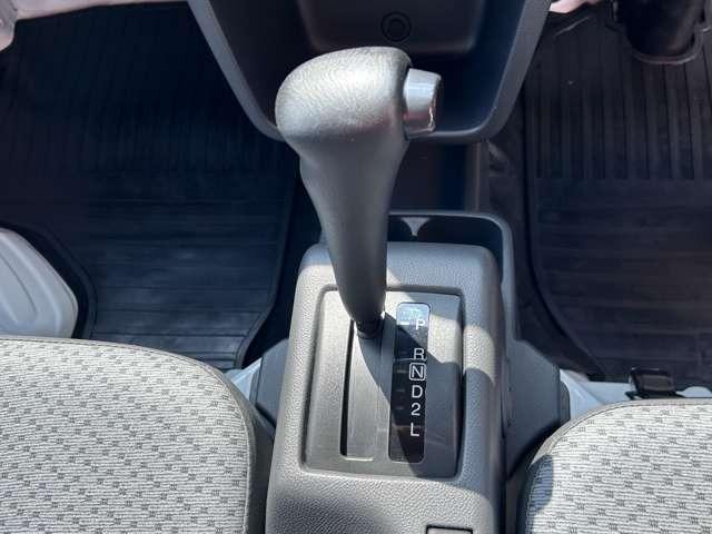 キャリイトラック KCエアコン・パワステ エアコン・パワステ・FM/AMラジオ・4WD車・オートマ車・ABS・三方開・鳥居付(16枚目)