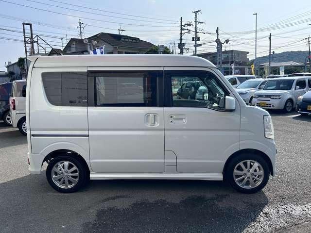 エブリイワゴン ＰＺターボ　ＣＤ・ＡＵＸ・ＵＳＢ・Ｂｌｕｅｔｏｏｔｈオーディオ・ワイドＦＭ・オートＡ／Ｃ・ＥＴＣ・ハンドルスイッチ・左側オートスライドドア・ＨＩＤ・フォグ・ハイルーフ・ターボ車（6枚目）