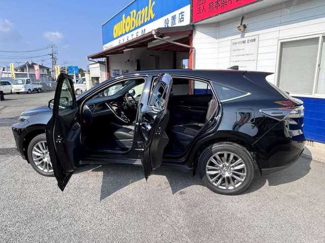 ハリアーハイブリッド プレミアム　アドバンスドパッケージ　純正ＳＤナビ＆フルセグＴＶ・ＣＤ・ＤＶＤ・ＵＳＢ・ＡＵＸ・Ｂｌｕｅｔｏｏｔｈオーディオ・ＥＴＣ・パノラミックビューカメラ・クルーズコントロール・電動バックドア・ＬＥＤヘッドライト＆フォグ・４ＷＤ（12枚目）