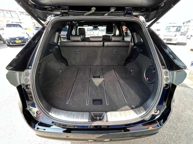 ハリアーハイブリッド プレミアム　アドバンスドパッケージ　純正ＳＤナビ＆フルセグＴＶ・ＣＤ・ＤＶＤ・ＵＳＢ・ＡＵＸ・Ｂｌｕｅｔｏｏｔｈオーディオ・ＥＴＣ・パノラミックビューカメラ・クルーズコントロール・電動バックドア・ＬＥＤヘッドライト＆フォグ・４ＷＤ（13枚目）