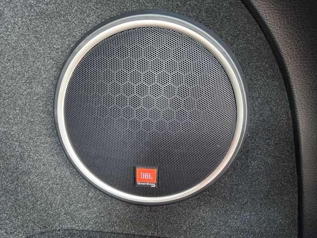 ハリアーハイブリッド プレミアム　アドバンスドパッケージ　純正ＳＤナビ＆フルセグＴＶ・ＣＤ・ＤＶＤ・ＵＳＢ・ＡＵＸ・Ｂｌｕｅｔｏｏｔｈオーディオ・ＥＴＣ・パノラミックビューカメラ・クルーズコントロール・電動バックドア・ＬＥＤヘッドライト＆フォグ・４ＷＤ（14枚目）