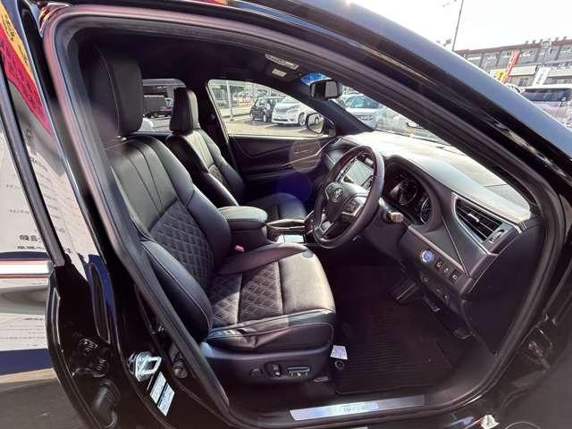 ハリアーハイブリッド プレミアム　アドバンスドパッケージ　純正ＳＤナビ＆フルセグＴＶ・ＣＤ・ＤＶＤ・ＵＳＢ・ＡＵＸ・Ｂｌｕｅｔｏｏｔｈオーディオ・ＥＴＣ・パノラミックビューカメラ・クルーズコントロール・電動バックドア・ＬＥＤヘッドライト＆フォグ・４ＷＤ（19枚目）