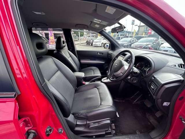 エクストレイル ２０Ｘ　純正ＳＤナビ＆ワンセグＴＶ・ＣＤ・バックカメラ・シートヒーター＆撥水シート・オートＡ／Ｃ・ＨＩＤ・純正１７インチアルミ・ＨＩＤ・ＣＶＴ車・インテリジェントキー・４ＷＤ（16枚目）