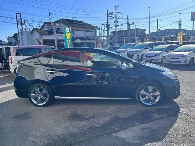 プリウス Sツーリングセレクション・マイコーデ 純正メモリナビ&フルセグTV・CD/DVD・Bluetoothオーディオ・バックカメラ・ETC・LEDヘッドライト・純正17インチアルミ・本革調専用シート・特別限定車(7枚目)