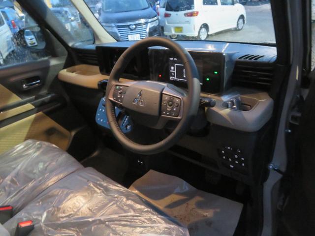 デリカミニ T プレミアム 2トーン ルーフレール アラウンドビュー ステアリングヒーター(10枚目)