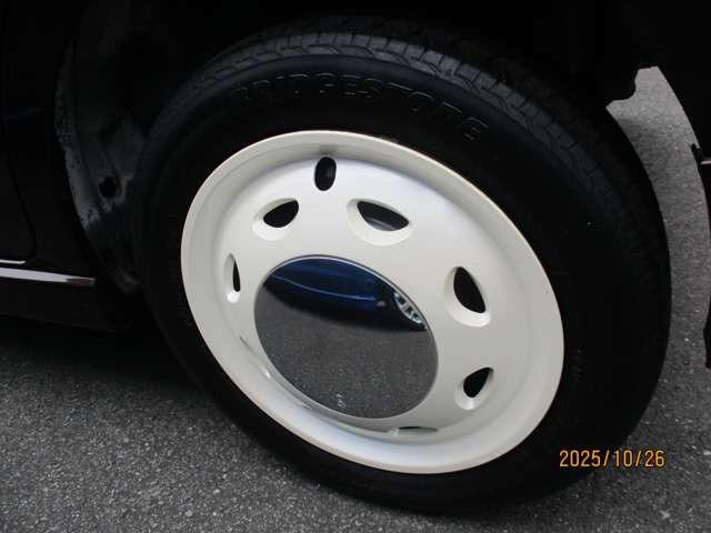 ムーヴコンテ カスタム　Ｘ　走行６６０００ｋｍ　ベージュツートン　スマートキー　ベンチシート　ＨＩＤライト　ＣＤ　盗難防止システム　運転席・助手席エアバッグ（8枚目）