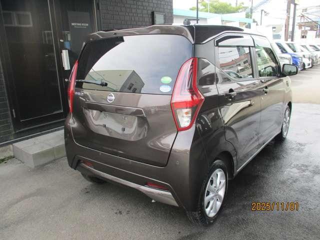 デイズ Ｘ　走行３７０００ｋｍ　レーダーブレーキ　パナソニックナビＴＶ　全方位モニター　前後ドライブレコーダー　アイドリングストップ（12枚目）