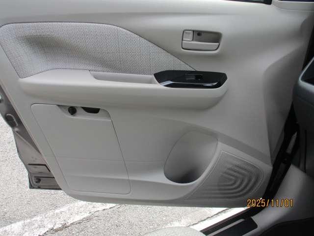 デイズ Ｘ　走行３７０００ｋｍ　レーダーブレーキ　パナソニックナビＴＶ　全方位モニター　前後ドライブレコーダー　アイドリングストップ（26枚目）