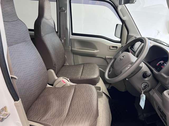 ＮＶ１００クリッパーバン ６６０　ＤＸ　セーフティパッケージ　ハイルーフ　５ＡＧＳ車　４ＷＤ　ＥＴＣ　ナビ　Ｂｌｕｅｔｏｏｔｈ　障害物センサー（12枚目）