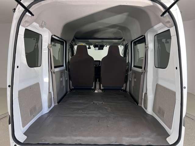 ＮＶ１００クリッパーバン ６６０　ＤＸ　セーフティパッケージ　ハイルーフ　５ＡＧＳ車　４ＷＤ　ＥＴＣ　ナビ　Ｂｌｕｅｔｏｏｔｈ　障害物センサー（17枚目）