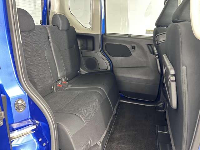 クッションが厚く座り心地もいいシートです